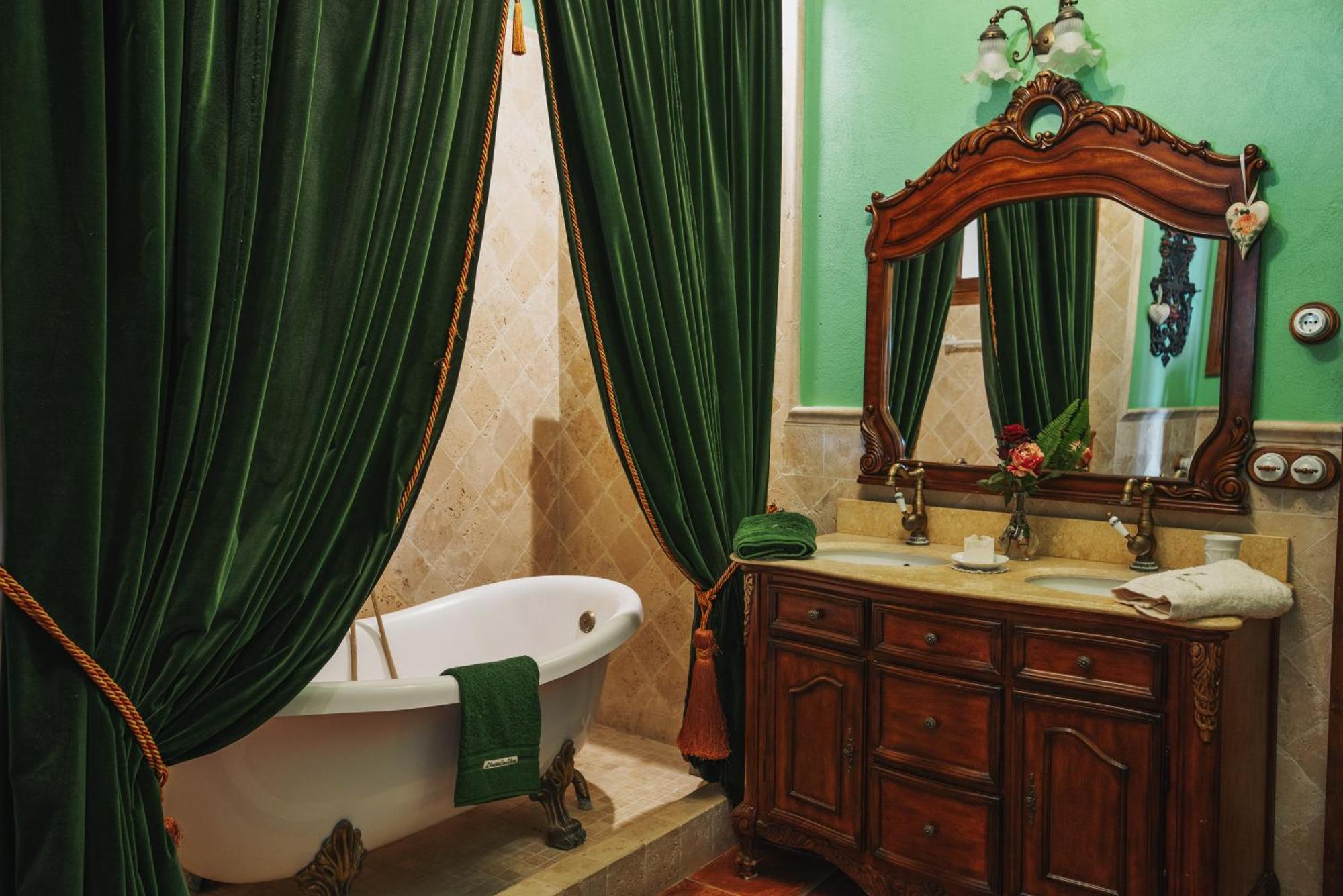 Masia Can Viver - Olive Oil Tourism B&B Bigues I Riells Esterno foto