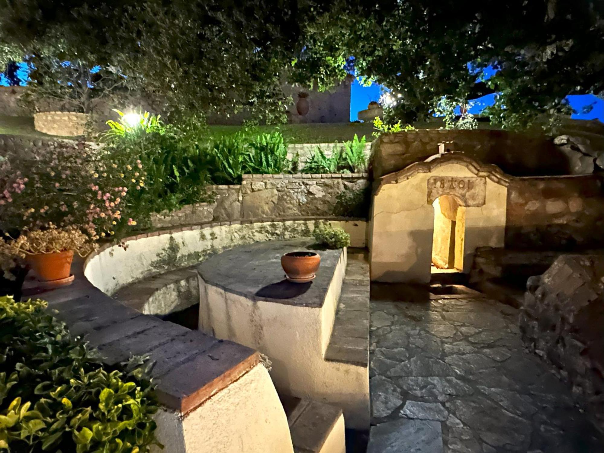 Masia Can Viver - Olive Oil Tourism B&B Bigues I Riells Esterno foto